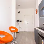 アパート Orange House